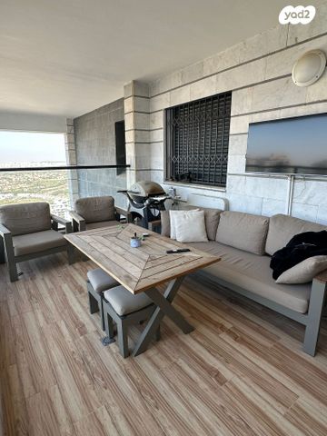 יונתן רטוש 3