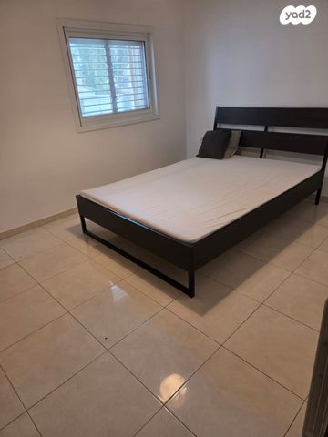 דירה, קריניצי 80, שכונת בן גוריון, מרכז העיר ג', רמת גן