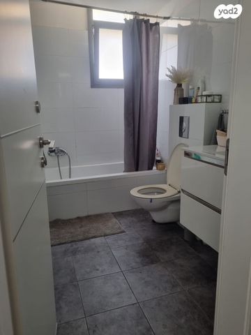 חיים סירני 26