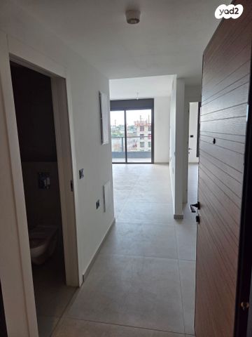 דירה, מאה ושישים 1, מרכז דרום, רעננה