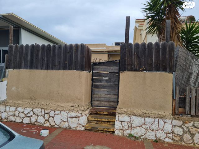 בעל שם טוב 12