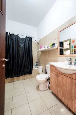 דירה, דרור 11, חלומות זכרון, זכרון יעקב