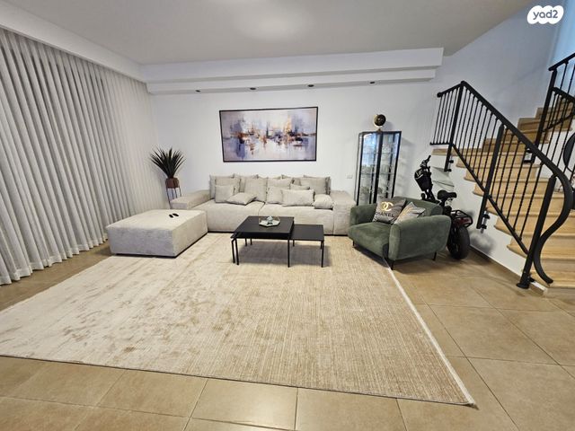 בית פרטי/ קוטג', חיים הרצוג 8, גדרה הצעירה, גדרה