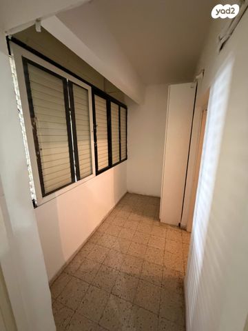 דירת גן, העלייה השנייה 17, בת גלים, חיפה