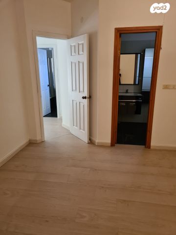 בית פרטי/ קוטג', הרב מיימון 25, עין התכלת, נתניה