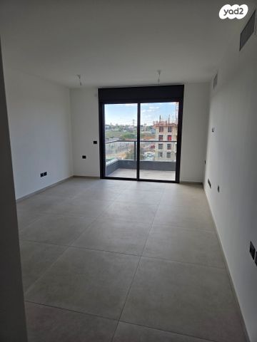 דירה, מאה ושישים 1, מרכז דרום, רעננה