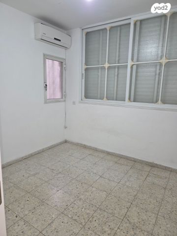 דירה, יוסף ברץ 18, נאות רחל, חולון