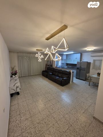 דירה, מפרץ שלמה 41, קרית שרת מערב, חולון