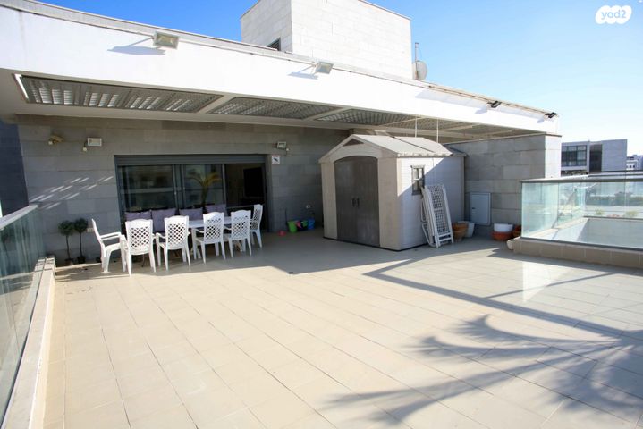 גג/ פנטהאוז, שניר 12, הפארק, חדרה