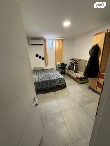 דירה, יוסף שפרינצק 28, שיכון א', קרית שמונה