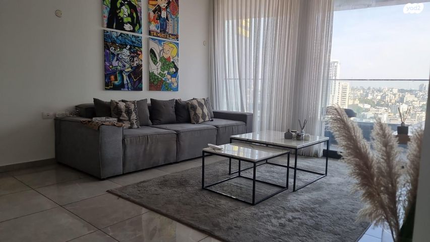 דרך מנחם בגין 158