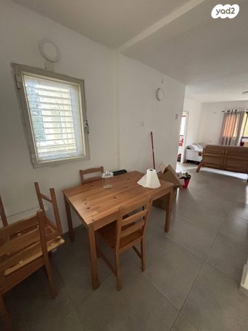 דירה, יוסף שפרינצק 28, שיכון א', קרית שמונה