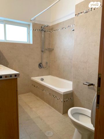 דירה, תנועת המרי 4, גני אילן, קרית אונו