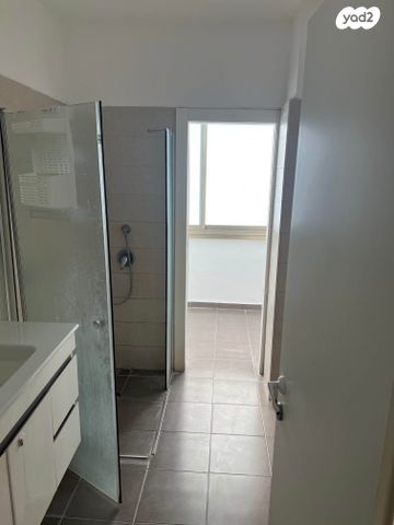 גג/ פנטהאוז, אליעזר בן יהודה 15, המרכז השקט / מרכז העיר, פתח תקווה