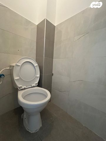 דירה, העלייה הראשונה 3, נווה יהושע, ערמונים, רמת גן