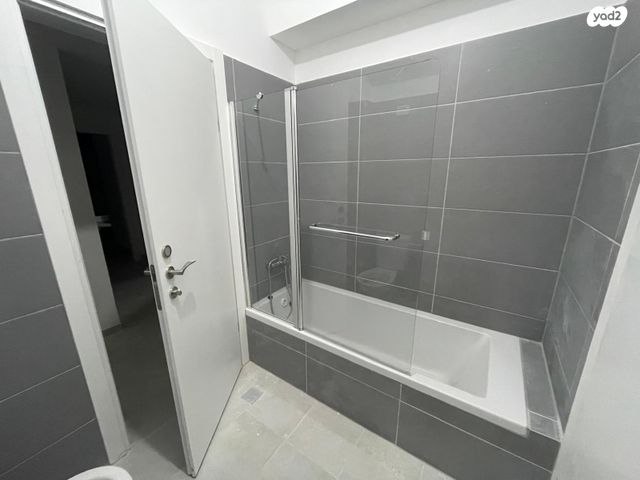 דירה, אלה 25, בת חפר, בת חפר