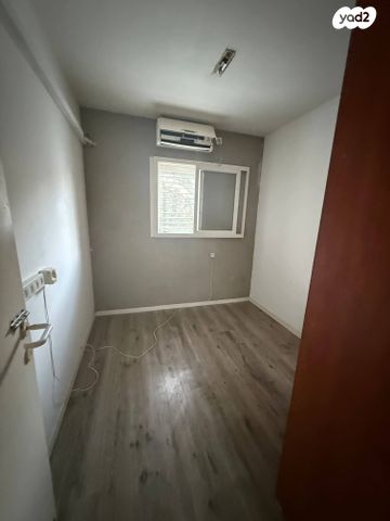 דירה, מגדל 15, קרית ויצמן, רעננה