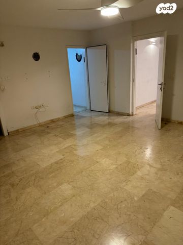 מרתף/ פרטר, הזמיר 9, המרכז, קרית אונו