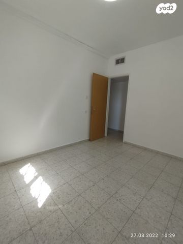 דירה, שדרות אליעזר בן יהודה 4, גולדה, אשקלון