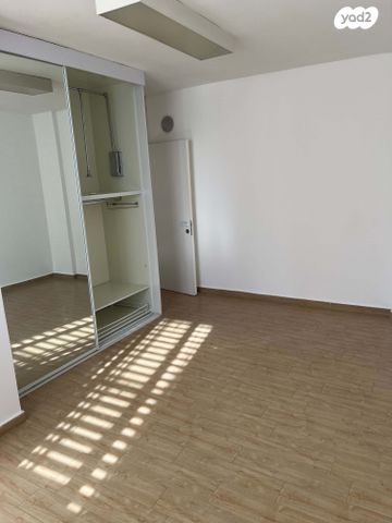 גג/ פנטהאוז, אליעזר בן יהודה 15, המרכז השקט / מרכז העיר, פתח תקווה