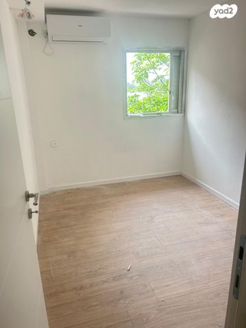 דירה, העלייה הראשונה 3, נווה יהושע, ערמונים, רמת גן