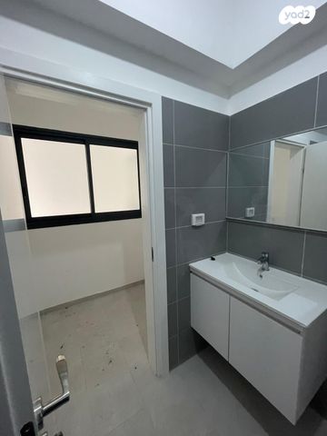 דירה, אלה 25, בת חפר, בת חפר