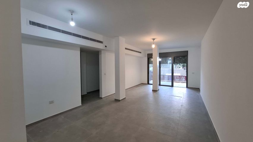 דירה, שדרות העם הצרפתי 23, שכונת הותיקים, רמת גן