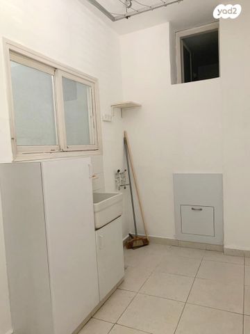 דירה, תנועת המרי 4, גני אילן, קרית אונו