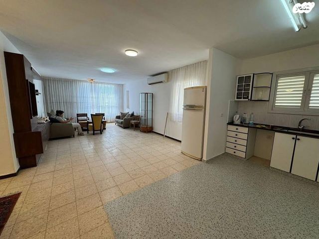 שדרות ז'בוטינסקי 19