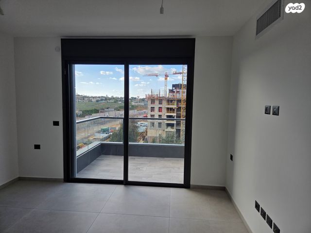 דירה, מאה ושישים 1, מרכז דרום, רעננה