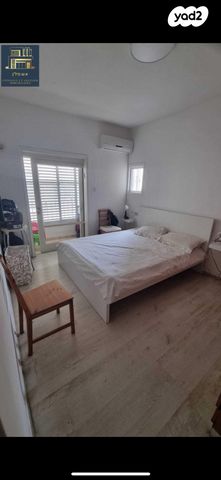 דירה, הרב קוק 4, רסקו א', חולון