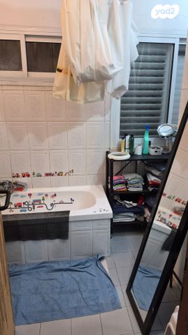 זכריה הלל 12