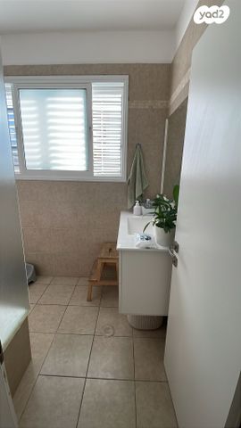 גג/ פנטהאוז, עגנון 39, דרום מערב ותיק, בת ים