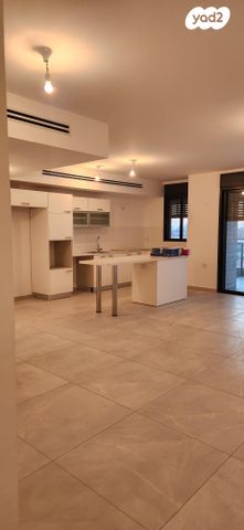 דירה, יונה וולך 7, גרין פארק החדשה, הוד השרון