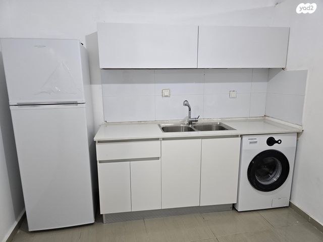 יחידת דיור, הרב עוזיאל 51, נווה און, בני ברק