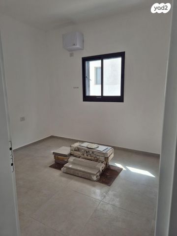 דירה, אלה 25, בת חפר, בת חפר