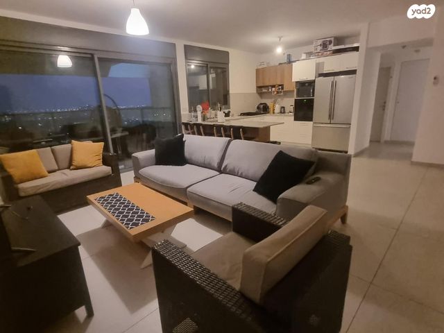 דירה, יצחק שמיר 13, רמת הדר, גבעת שמואל