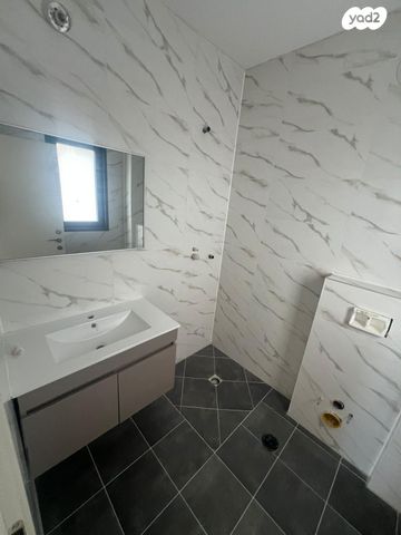 דירת גן, הגפן 5, כרמי הנדיב, אחוזת רוטנר, קרית מלאכי