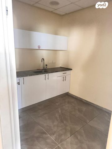 משרדים, דרך זאב ז'בוטינסקי 7, בורסה, רמת גן