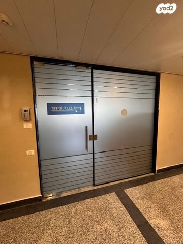 משרדים, דרך זאב ז'בוטינסקי 7, בורסה, רמת גן