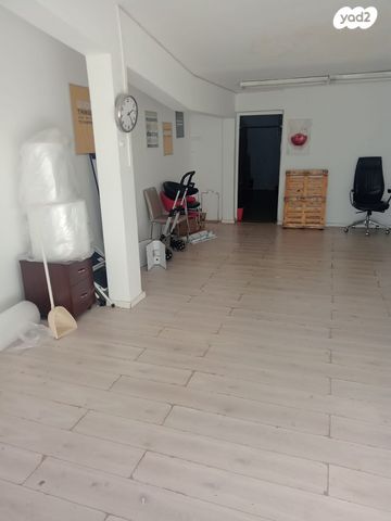 חנויות/ שטח מסחרי, מרדכי אנילביץ' 25, קרית ויצמן, רעננה