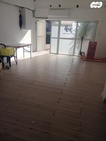 חנויות/ שטח מסחרי, מרדכי אנילביץ' 25, קרית ויצמן, רעננה