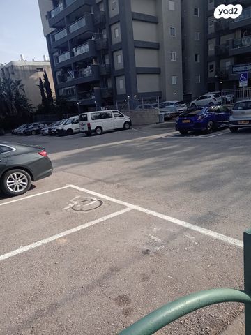 חנויות/ שטח מסחרי, מרדכי אנילביץ' 25, קרית ויצמן, רעננה