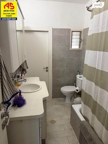 דירה, בוסתנאי, א' / צפון מזרח העיר, רחובות