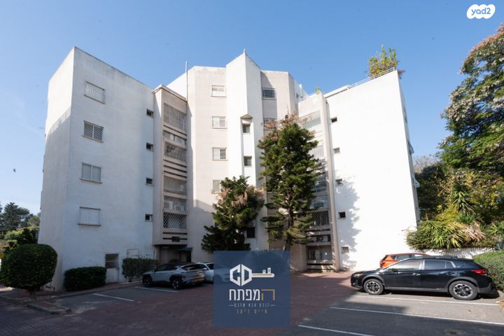 דירה, מלכי יהודה, הרצליה הירוקה, נווה עובד, הרצליה