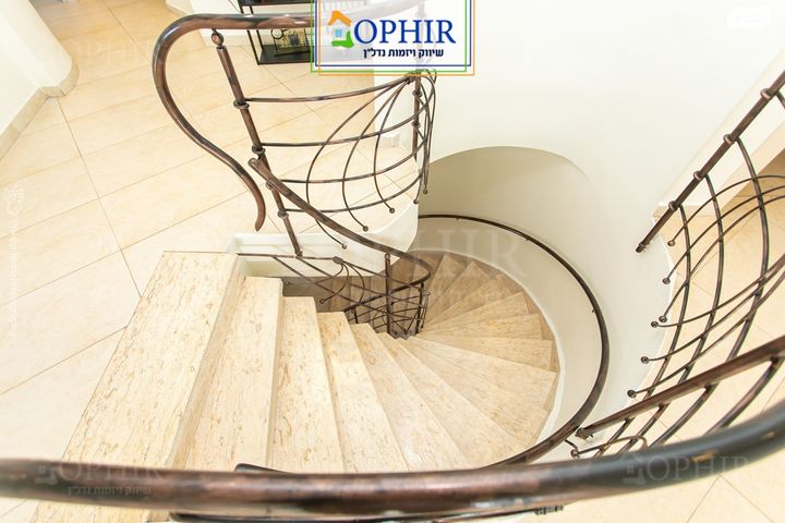 דו משפחתי, פרץ ברנשטיין 17, רמת אשכול, חיפה