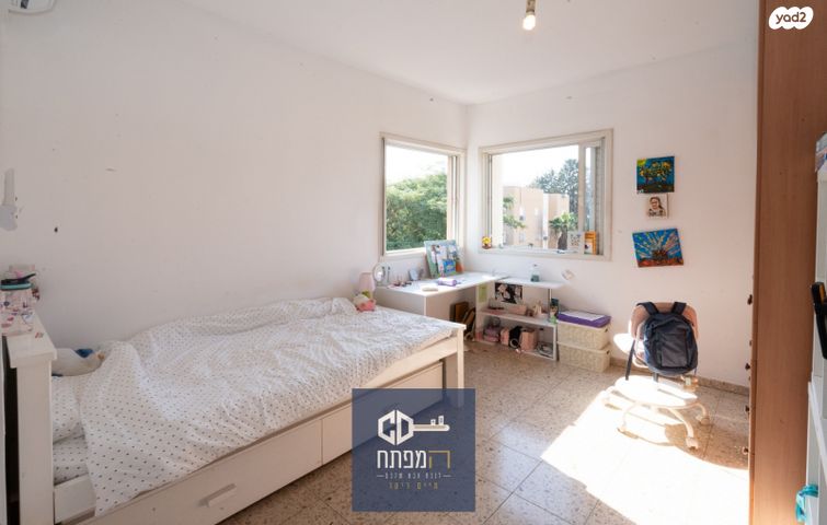 דירה, מלכי יהודה, הרצליה הירוקה, נווה עובד, הרצליה