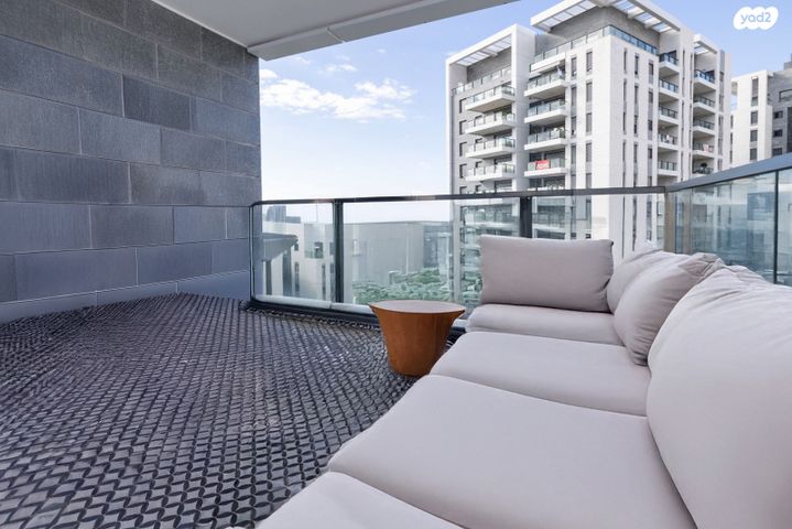 דירה, הרצליה