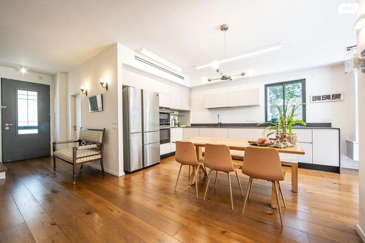 דו משפחתי, שיכוני מזרחי, כפר סבא