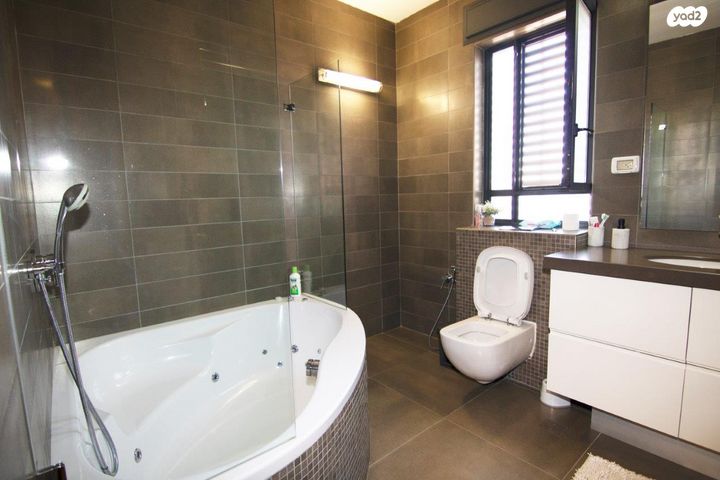 בית פרטי/ קוטג', אביב, ראש העין